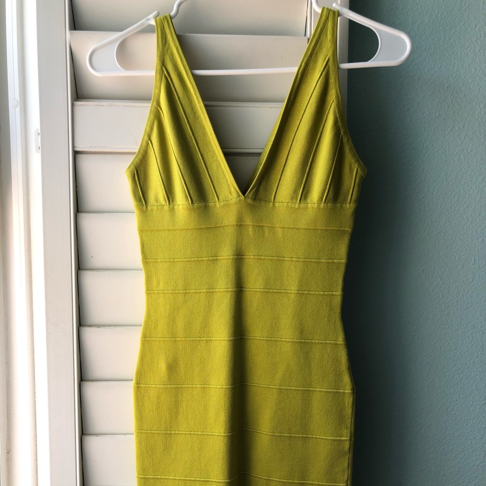 Dress - Picture 3 of 4